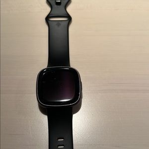 Fitbit versa 4 fitness watch